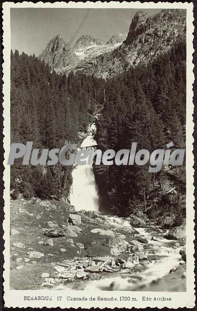 Cascada de remuñe (1700 m) de benasque (huesca)