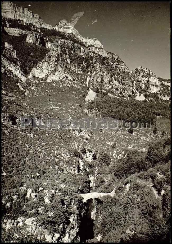 Puente de los moros en añisclo en el pirineo de huesca