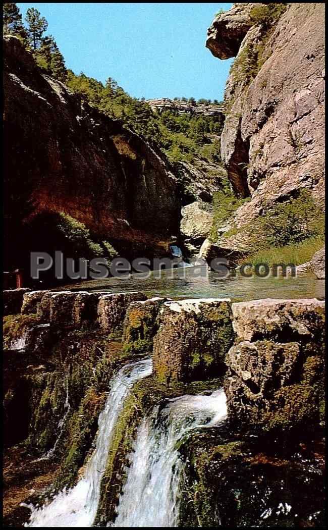 Nacimiento del río pitarque (teruel)