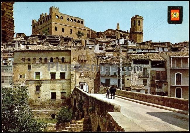 Puente de piedra en valderrobres (teruel)