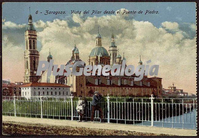 Vista del pilar de zaragoza desde el puente de piedra