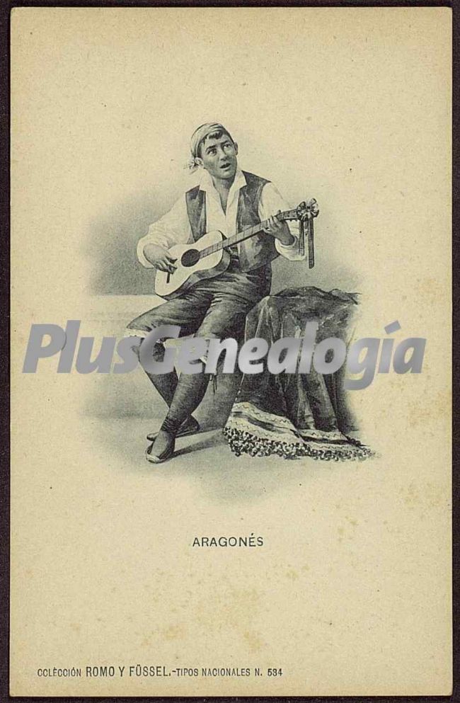 Un aragonés de zaragoza tocando la guitarra