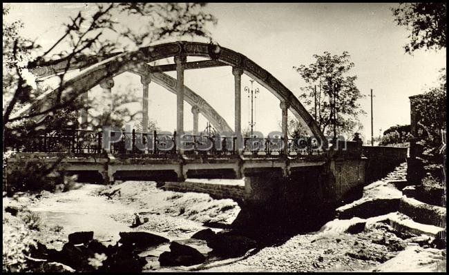 Puente de san miguel sobre el río isuela en reocín (cantabria)