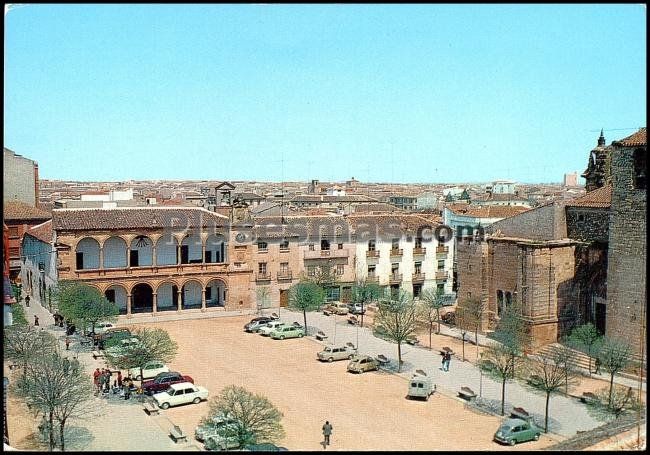 Ayuntamiento y Plaza de Ramón y Cajal en Villarrobledo (Albacete)
