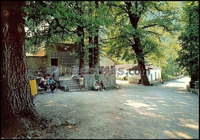 Fuente y baños en el balneario de solán de cabras (cueca)