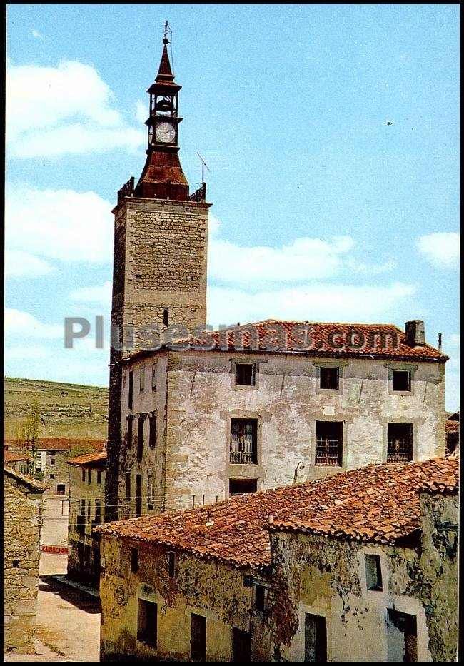 Ayuntamiento y torre del reloj en maranchón (guadalajara)