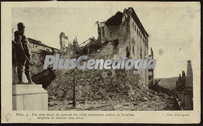 Por este talud de cascotes los rojos intentaron asaltar la fortaleza de toledo, después de estallar una mina