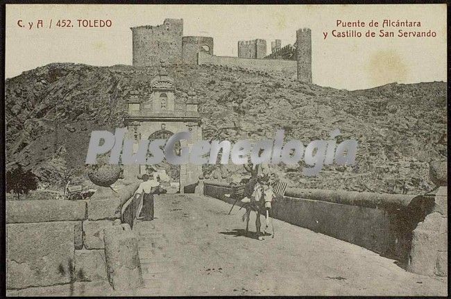 Puente de alcántara y castillo de san servando de toledo