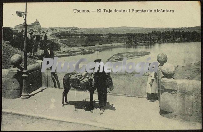 El tajo a su paso por toledo, visto desde el puente de alcántara