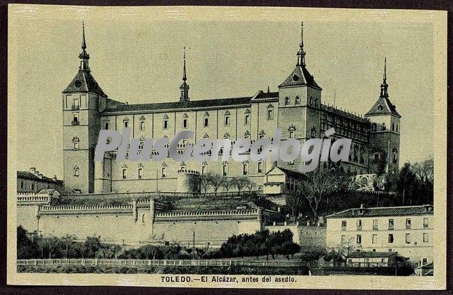 Vista lejana del alcázar de toledo antes del asedio