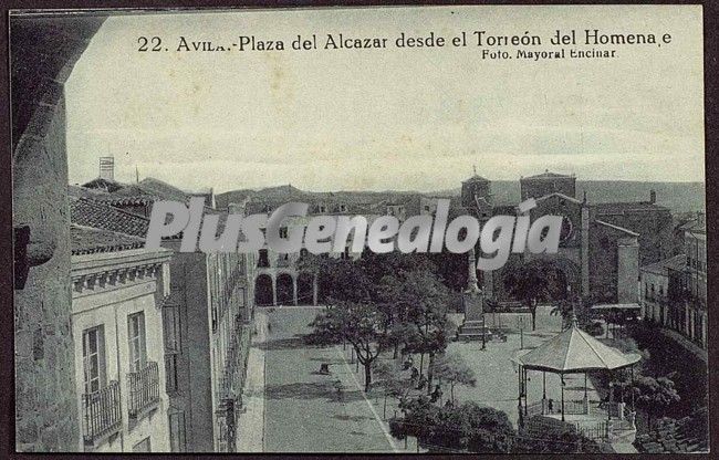 Plaza del alcázar de ávila vista desde el torreón del homnaje