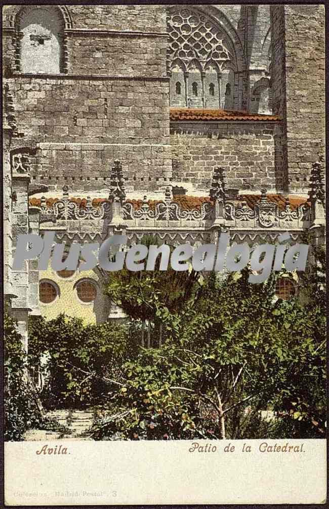 Patio de la catedral de ávila