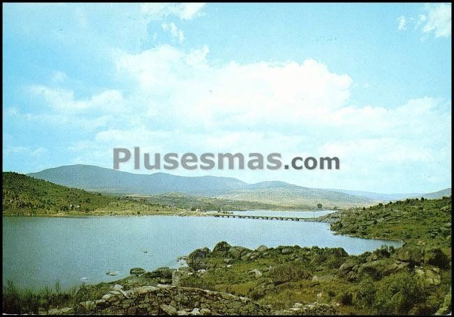 Pantano del alberche y al fondo puente de la galnata (ávila)