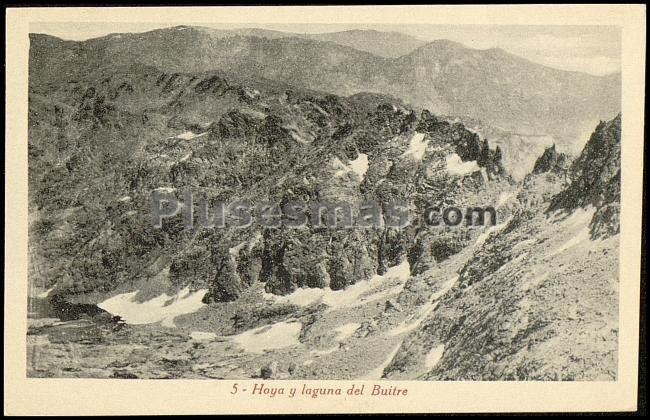 Hoya y laguna del buitre en gredos (ávila)