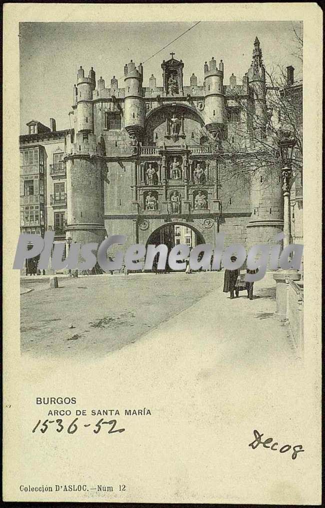 Arco de santa maría de burgos (vista vertical blanco y negro)