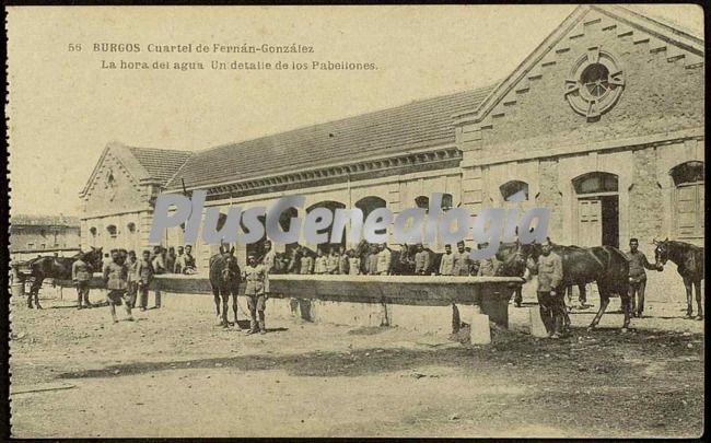 Detalle de los pabellones del cuartel de fernán-gonzález durante la hora del agua