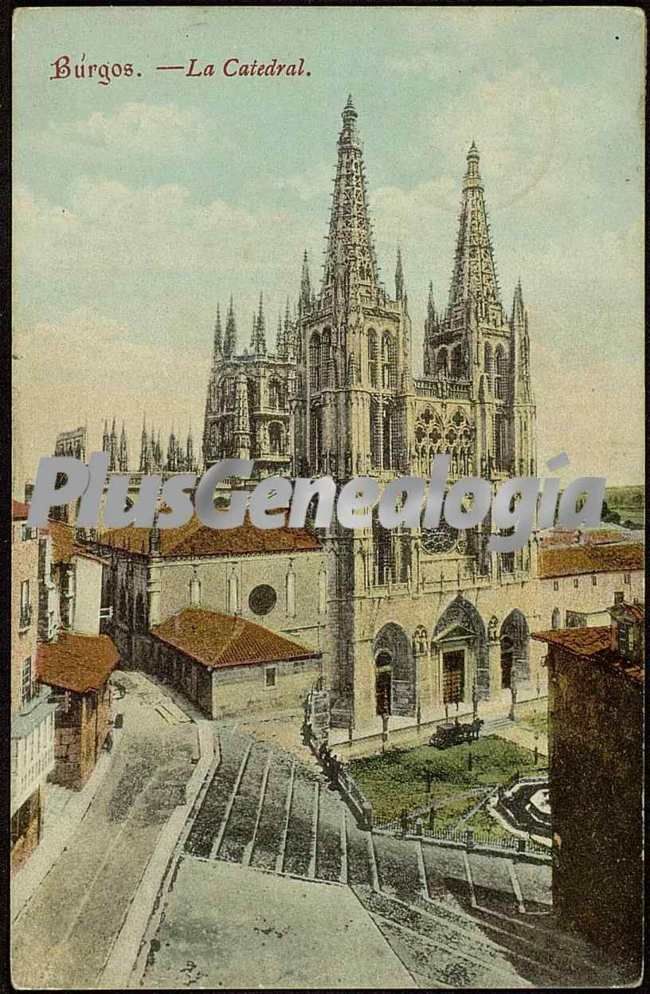 Vista vertical a color de la catedral de burgos