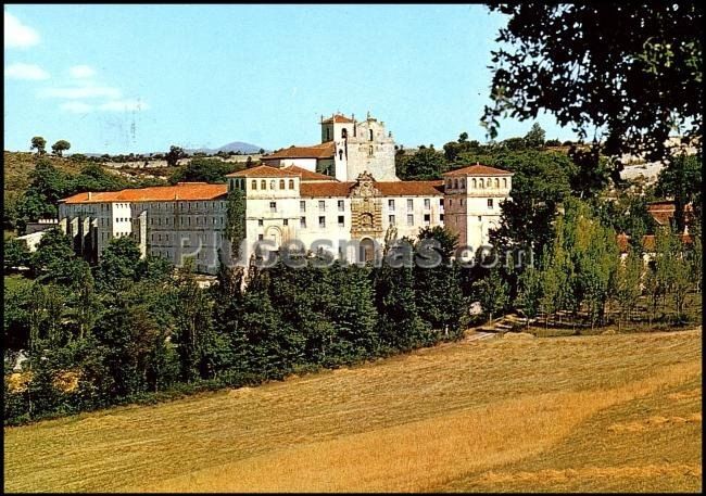 Vista panorámica del monasterio de san pedro cardeña en castrillo del val (burgos)