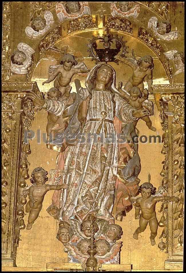 Talla de la asunción del retablo mayor del monasterio cisterciense de san miguel de las dueñas en congosto (palencia)