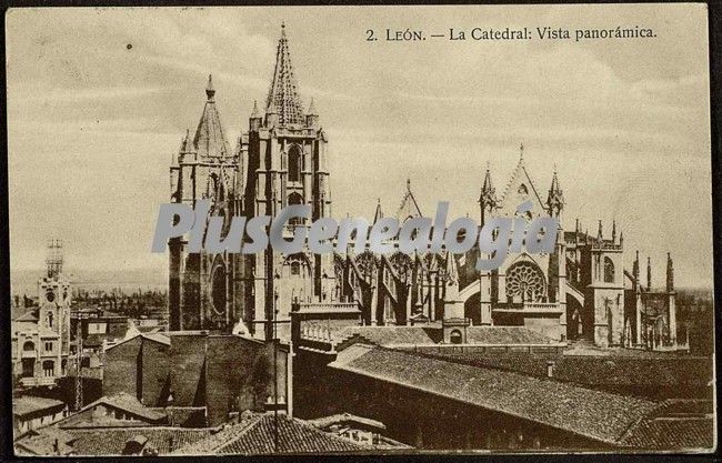 Vista panorámica de la catedral de león