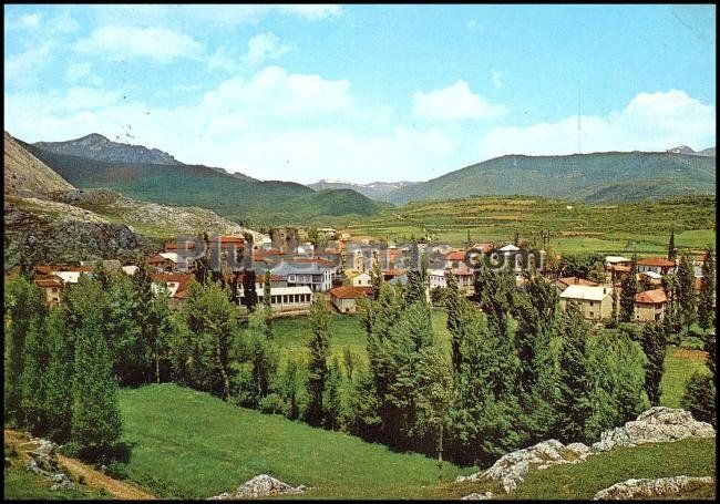 Vista general de puebla de lillo (león)