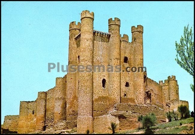 Castillo de oyanza: torre del homenaje en valencia de don juan (león)