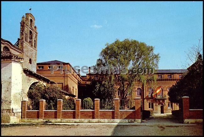 Iglesia de san francisco y colegio hermanos maristas en carrión de los condes (palencia)