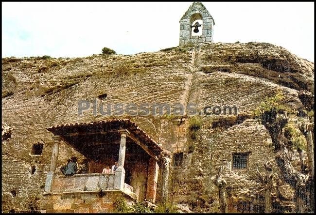 Exterior iglesia rupestre de olleros de pisuerga (palencia)