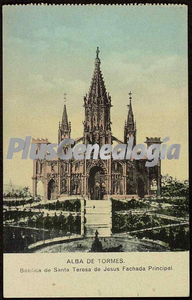 Fachada principal de la basílica de santa terea de jesús de alba de tormes (salamanca)