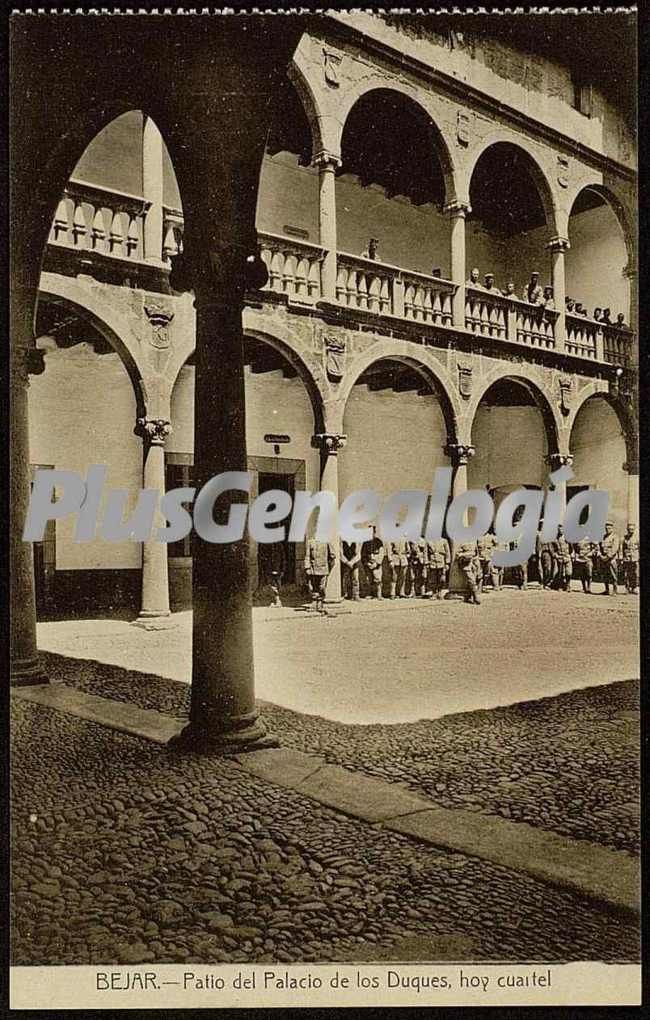 Patio del palacio de los duqes, hoy cuartel de bejar (salamanca)