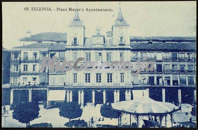 Plaza mayor y ayuntamiento de segovia