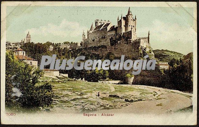 Vista a color del alcázar de segovia