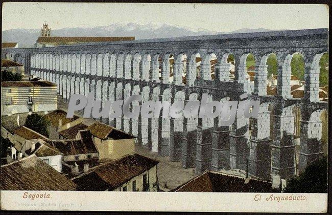 Vista en altura del acueducto de segovia