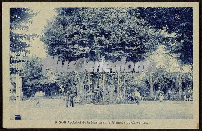 árbol de la música en la alameda de cervantes de soria