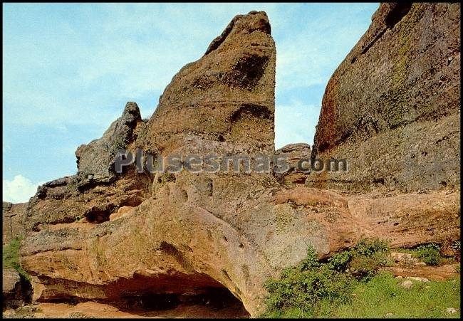 Gran puerta de la acrópolis de termancia (soria)