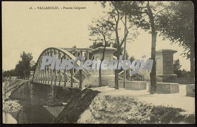 Vista diagonal del puente colgante de valladolid