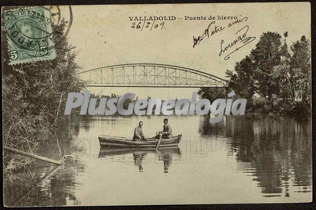 Puente de hierro sobre el río de valladolid