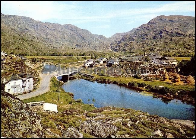 Antiguo poblado y nuevo puente en el río tera en ribadelago (zamora)