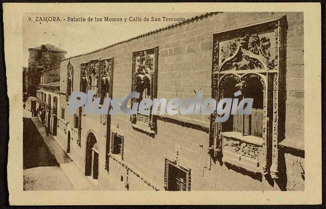 Palacio de los momos y calle de san torcuato de zamora