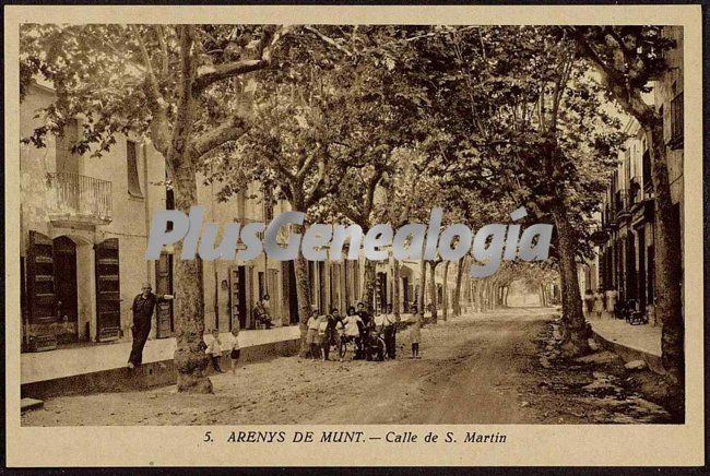 Otro extemo de la Calle de San Martín de Arenys de Munt (Barcelona)