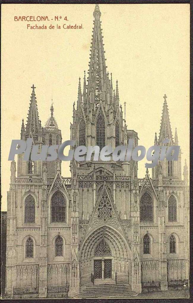 Vista vertical de la Fachada de la Catedral de Barcelona