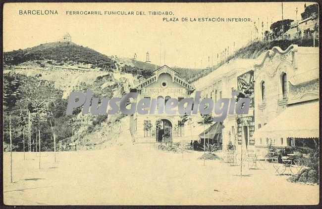 Ferrocarril Funicular del Tibidabo. Plaza de la estación inferior en Barcelona