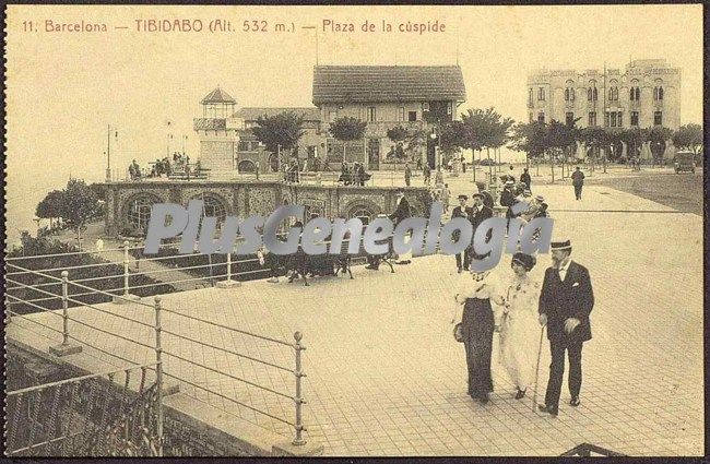 Plaza de la Cúspide en el Tibidabo (532 m de altura) en Barcelona