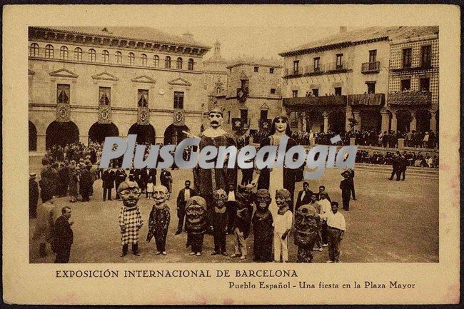 Una fiesta en la plaza mayor en barcelona