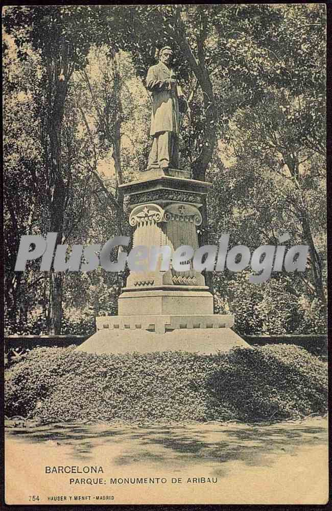 Monumento de Aribau en el Parque de Barcelona