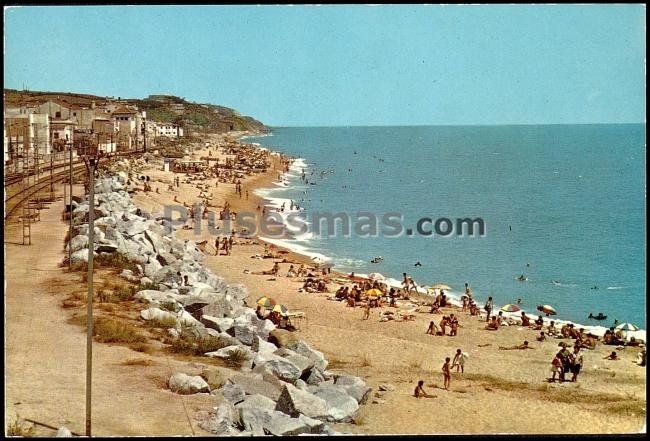 Vista General de la playa de Canet de Mar en Barcelona