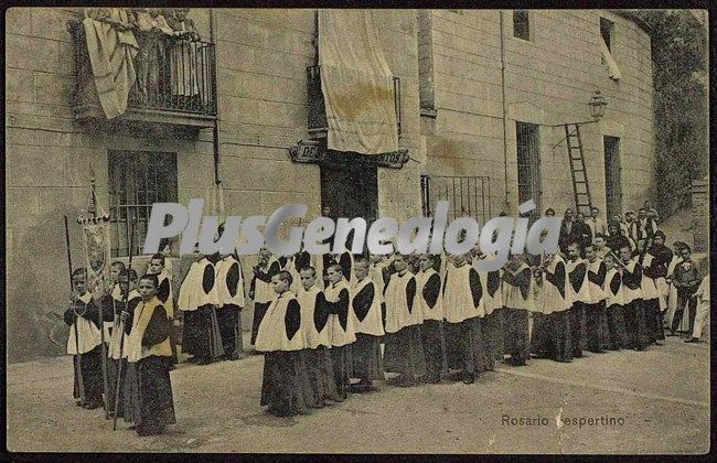 Niños Rezando el Rosario Vespertino de Montserrat (Barcelona)