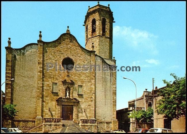 Fachada principal de la Iglesia Parroquial de San Baudilio de Llobregat en Barcelona