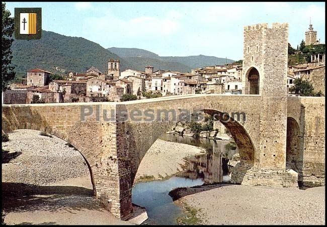 Puente románico en besalú (gerona)