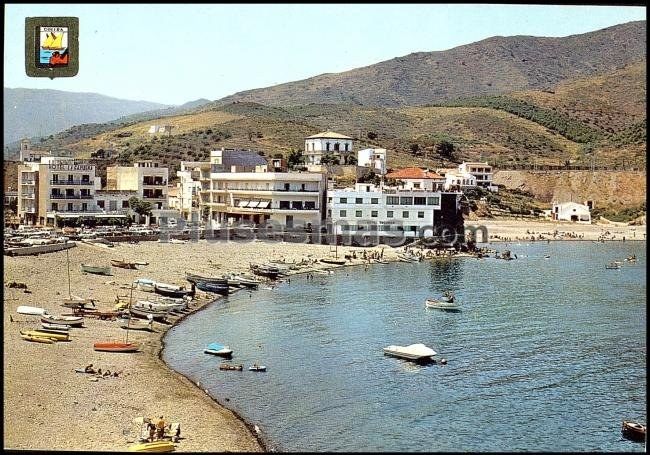 Playa y vista general de colera (gerona)